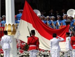 Hukum Mengikuti Upacara Bendera Bagi Pegawai Swasta, Apakah Wajib?