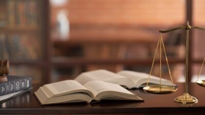 Ilustrasi Adagium Fiat justitia ruat caelum