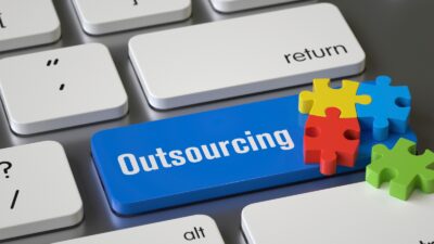 Ilustrasi Outsourcing dan Dampaknya