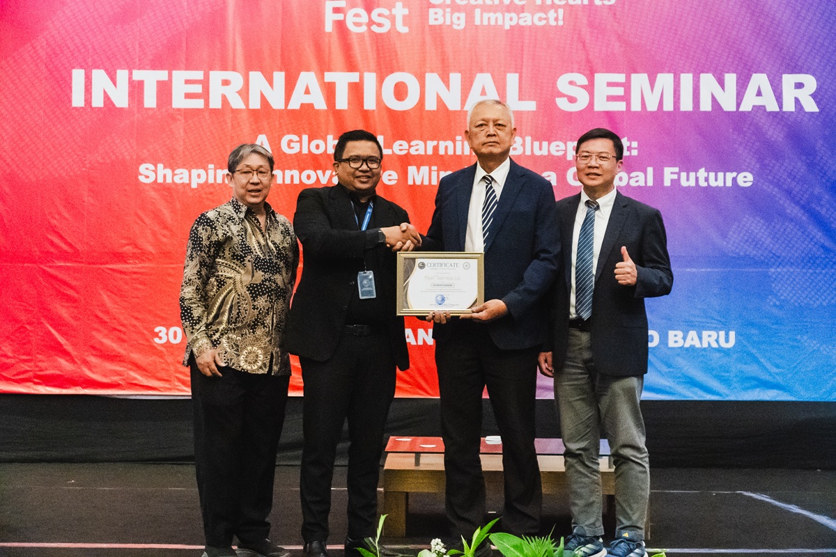 Universitas Sugeng Hartono (USH) menyelenggarakan pameran inovasi mahasiswa dan seminar internasional dalam rangkaian CreaFest 2026